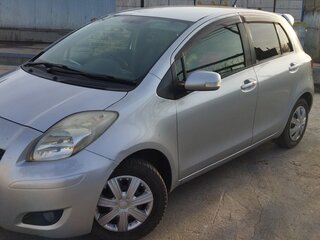 2009 Toyota Vitz II (XP90), серебристый, 470000 рублей, вид 1
