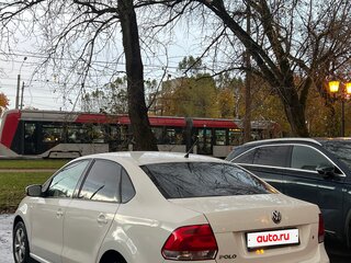 2013 Volkswagen Polo V, белый, 700000 рублей, вид 3