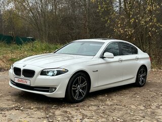 2010 BMW 5 серии 523i VI (F10/F11/F07), белый, 1800000 рублей, вид 1