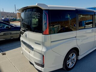 2018 Honda Stepwgn V Рестайлинг, белый, 2650000 рублей, вид 3