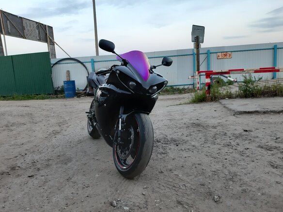 2012 Yamaha YZF-R1, чёрный - вид 2
