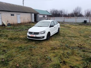 2016 Volkswagen Polo V Рестайлинг, белый, 550000 рублей, вид 1