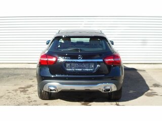 2017 Mercedes-Benz GLA 200 I (X156) Рестайлинг, чёрный, 3000000 рублей, вид 3