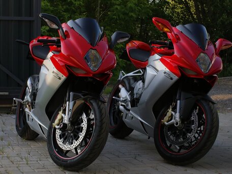 2013 MV Agusta F3 675, красный, 890000 рублей, вид 4