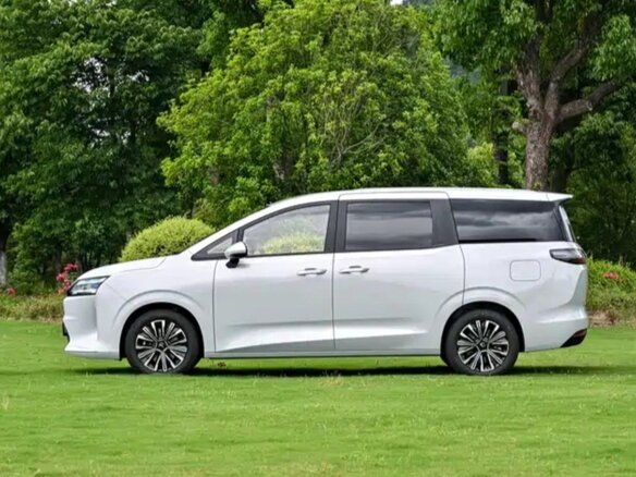 2026 Wuling Starlight 730, белый - вид 2