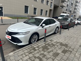 2020 Toyota Camry VIII (XV70), белый, 3950000 рублей, вид 1