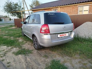2012 Opel Zafira B Рестайлинг, серебристый, 780000 рублей, вид 3