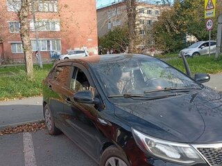 2016 Kia Rio III Рестайлинг, чёрный, 850000 рублей, вид 2