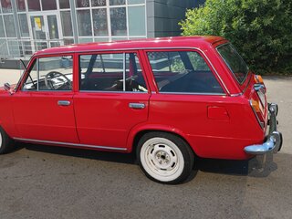 1975 Lada (ВАЗ) 2102, красный, 400000 рублей, вид 3