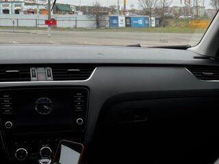 2017 Skoda Octavia III (A7) Рестайлинг, серебристый, 1060000 рублей, вид 3