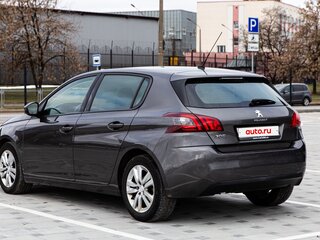 2018 Peugeot 308 II Рестайлинг, серый, 990000 рублей, вид 4