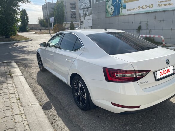 2019 Skoda Superb III, белый, 1850000 рублей - вид 5