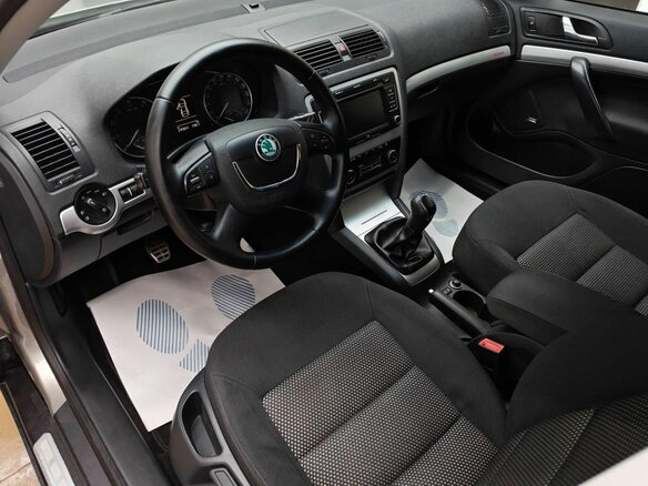 2012 Skoda Octavia Scout II (A5) Рестайлинг, серый, 949000 рублей - вид 6