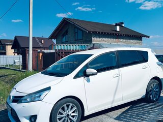 2013 Toyota Verso I Рестайлинг, белый, 1400000 рублей, вид 4