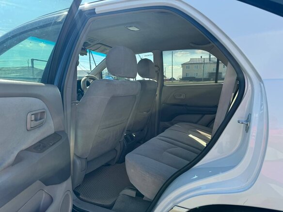 1998 Toyota Harrier I (XU10), серый, 900000 рублей - вид 10