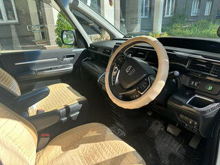 2015 Honda Stepwgn Spada V, белый, 1820000 рублей, вид 4