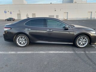 2019 Toyota Camry VIII (XV70), коричневый, 2450000 рублей, вид 2