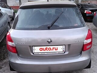 2013 Skoda Fabia II Рестайлинг, бежевый, 450000 рублей, вид 4