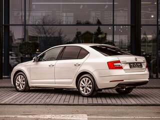 2019 Skoda Octavia III (A7) Рестайлинг, белый, 1625000 рублей, вид 4