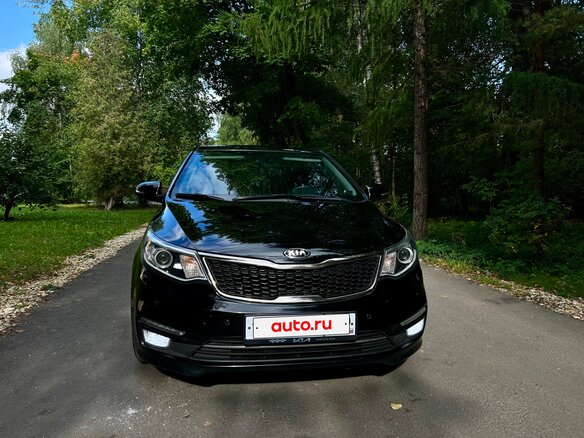 2017 Kia Rio III Рестайлинг, чёрный - вид 2