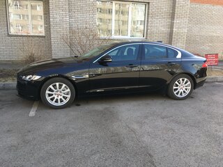 2017 Jaguar XE I, чёрный, 2900000 рублей, вид 3