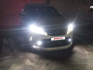 2017 Toyota Harrier III (XU60) Рестайлинг, белый, 3300000 рублей, вид 3