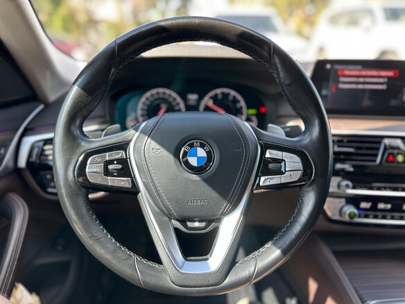 2019 BMW 5 серии 520d VII (G30/G31/G38), белый, 2200000 рублей - вид 13