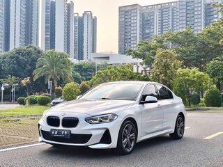 2022 BMW 1 серии 120i III (F52) Рестайлинг, белый, 1685000 рублей, вид 2