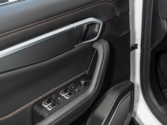 2026 Geely Monjaro I Рестайлинг, серебристый - вид 19