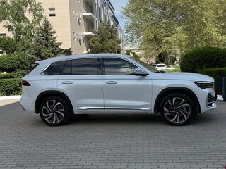2023 Geely Monjaro (Xingyue L) I, белый, 3600000 рублей, вид 4