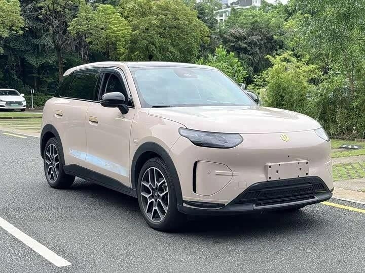 Открыть фотографии: Leapmotor A10