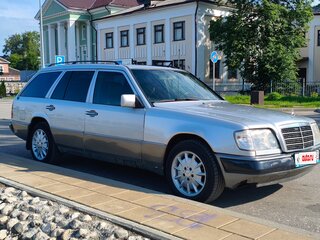 1995 Mercedes-Benz E-Класс 220 I (W124), серый, 505000 рублей, вид 2