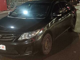2013 Toyota Corolla X (E140, E150) Рестайлинг, чёрный, 920000 рублей, вид 2