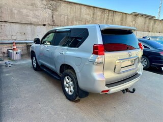 2012 Toyota Land Cruiser Prado 150 Series, серебристый, 3100000 рублей, вид 4