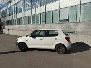 2013 Skoda Fabia II Рестайлинг, белый, 350000 рублей, вид 5