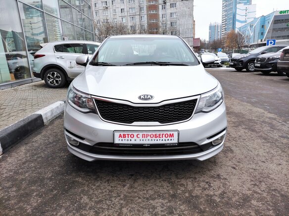 2016 Kia Rio III Рестайлинг, серебристый - вид 1