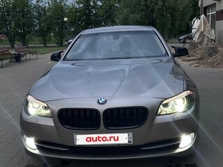 2013 BMW 5 серии 520i VI (F10/F11/F07), бежевый, 1850000 рублей, вид 2