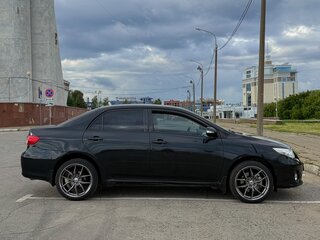 2012 Toyota Corolla X (E140, E150) Рестайлинг, чёрный, 800000 рублей, вид 3