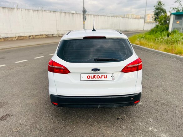 2017 Ford Focus III Рестайлинг, белый, 880000 рублей - вид 3