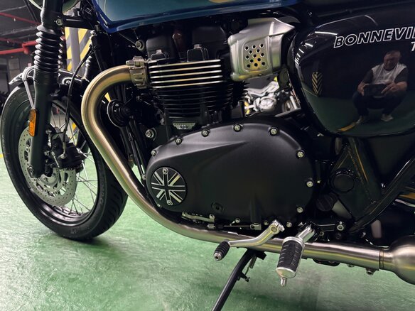 2023 Triumph Bonneville T100, синий, 1075000 рублей - вид 24