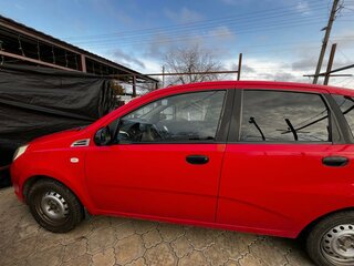 2008 Chevrolet Aveo I Рестайлинг, красный, 550000 рублей, вид 5