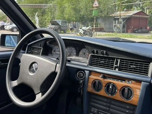 1993 Mercedes-Benz 190 (W201), синий, 1100000 рублей - вид 10