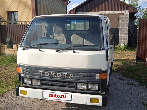 1992 Toyota Dyna, белый, 500000 рублей - вид 1