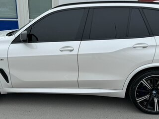 2020 BMW X5 30d IV (G05/G18), белый, 7950000 рублей, вид 3