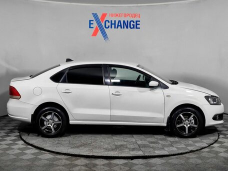 2014 Volkswagen Polo V, белый, 597000 рублей, вид 3
