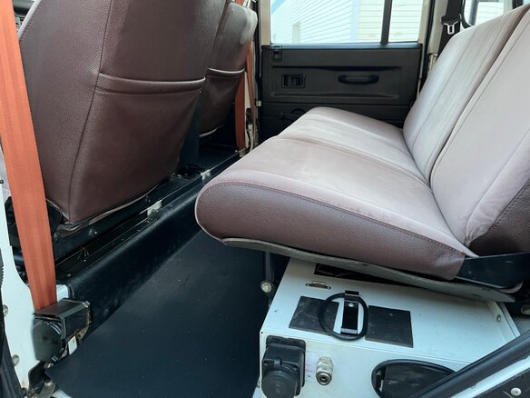 2004 Land Rover Defender 130 I, белый - вид 14