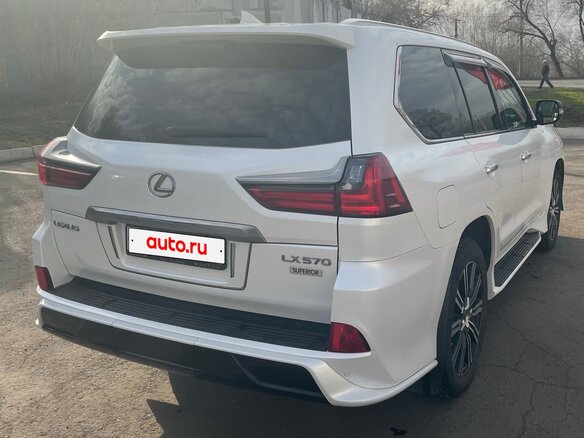 2017 Lexus LX 570 III Рестайлинг 2, белый, 8250000 рублей - вид 4