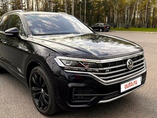 2019 Volkswagen Touareg III, чёрный, 5094288 рублей, вид 2