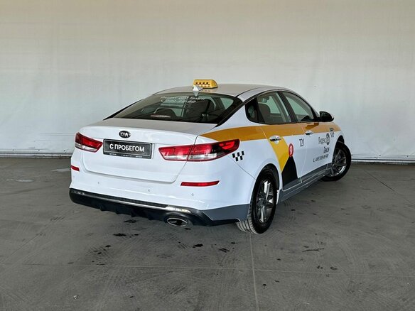 2019 Kia Optima IV Рестайлинг, белый - вид 5