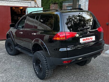 2013 Mitsubishi Pajero Sport II, чёрный, 2200000 рублей, вид 3